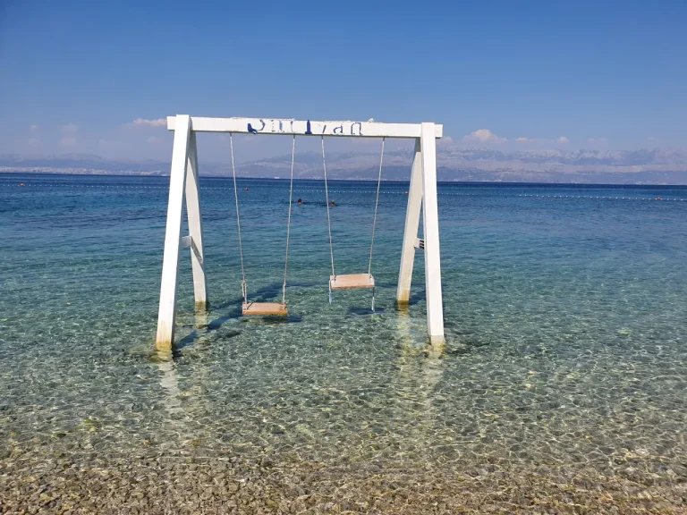 Sutivan Beach Swing