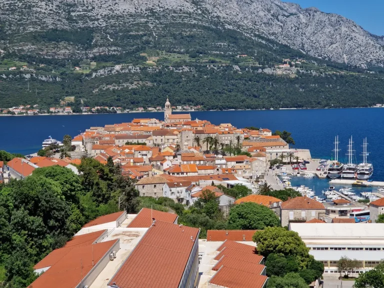 Pogled na grad Korčulu